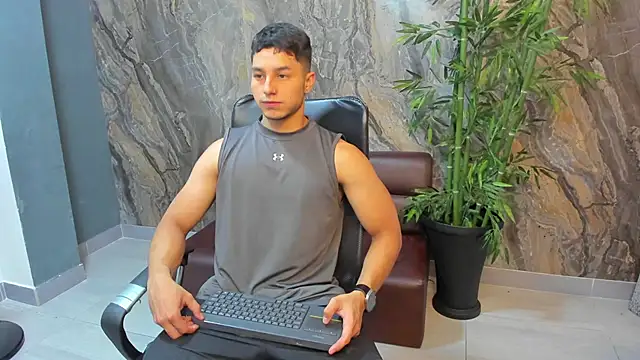 Noah Clarkk online show from May 5, 3:26 pm