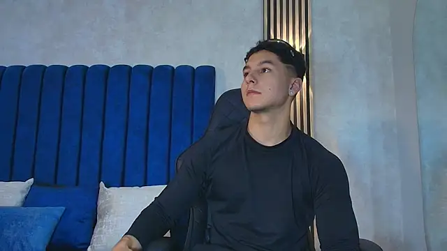 Snapshot of Noah_Clarkk chatting on June 12, 5:32 pm Noah Clarkk online show from June 12, 5:32 pm
