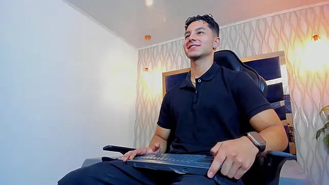 Noah Clarkk online show from March 24, 5:35 pm