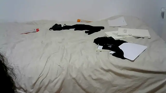 Snapshot of Gwenette66 chatting on December 18, 11:19 pm Gwenette66 online show from December 18, 11:19 pm