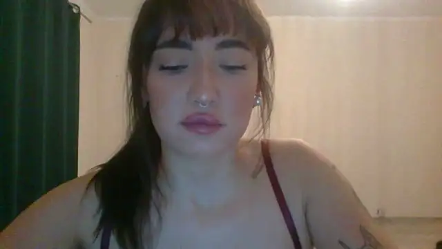 Snapshot of LexiSpicy chatting on February 2, 5:34 pm LexiSpicy online show from February 2, 5:34 pm