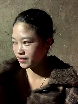 Snapshot of Neooo_01 chatting on December 18, 5:12 am Neooo 01 online show from December 18, 5:12 am