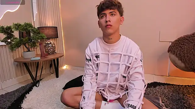 Thristan Leones online show from December 21, 5:31 am