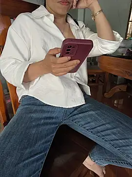 Snapshot of Sweet-Berryy chatting on July 7, 3:42 am Sweet-Berryy online show from July 7, 3:42 am