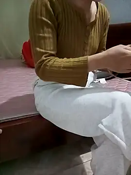 Snapshot of Sweet-Berryy chatting on February 8, 1:09 pm Sweet-Berryy online show from February 8, 1:09 pm