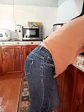 Snapshot of Sweet-Berryy chatting on December 19, 4:38 am Sweet-Berryy online show from December 19, 4:38 am