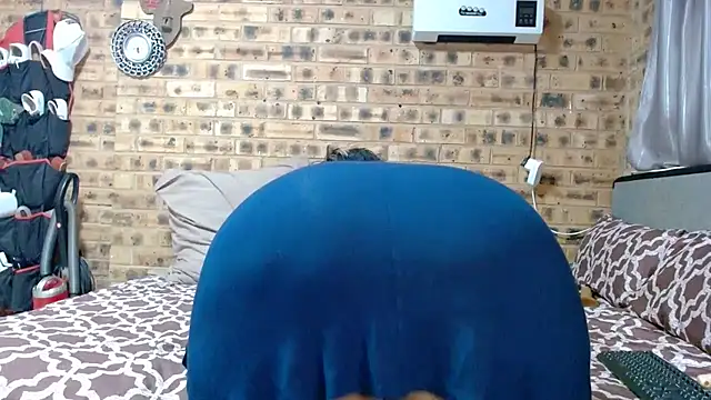 Snapshot of AFRICANBOOTYLICIOUS chatting on July 14, 2:27 am AFRICANBOOTYLICIOUS online show from July 14, 2:27 am