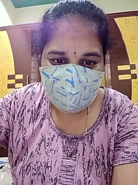 Snapshot of maduri__ chatting on December 18, 10:08 am maduri online show from December 18, 10:08 am