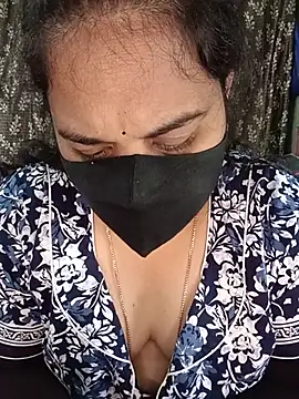 Snapshot of maduri__ chatting on July 19, 4:43 am maduri online show from July 19, 4:43 am