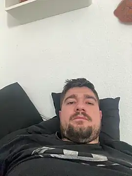 LienalWarplane online show from February 9, 1:20 pm