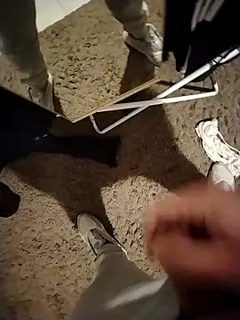 BHugo85269 online show from February 9, 8:23 am