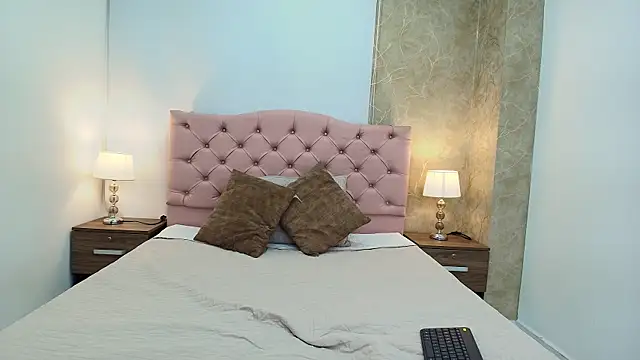 zoe bermudez online show from January 19, 3:32 am