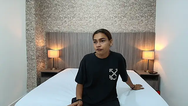 zoe bermudez online show from December 22, 11:54 am