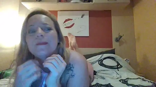 Miss-Chupagirly online show from December 19, 5:04 pm