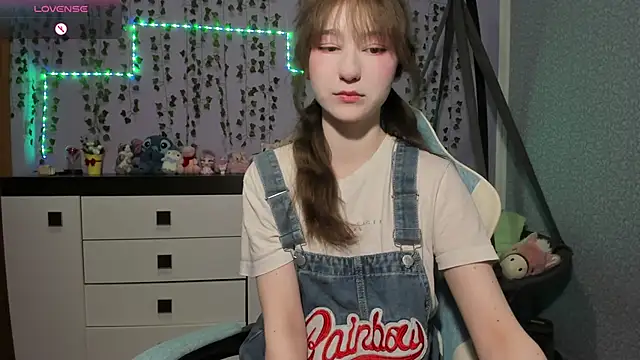Snapshot of Yoonhee_ki chatting on June 28, 8:26 pm Yoonhee ki online show from June 28, 8:26 pm