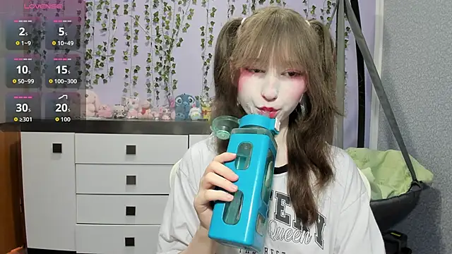 Snapshot of Yoonhee_ki chatting on June 21, 3:18 pm Yoonhee ki online show from June 21, 3:18 pm