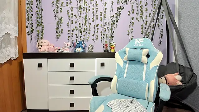 Yoonhee ki online show from March 24, 6:08 pm