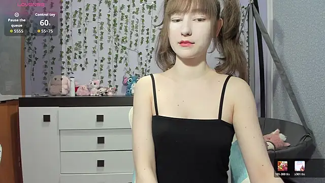 Yoonhee ki online show from May 15, 9:13 pm