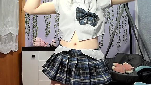 Yoonhee ki online show from April 4, 6:03 pm