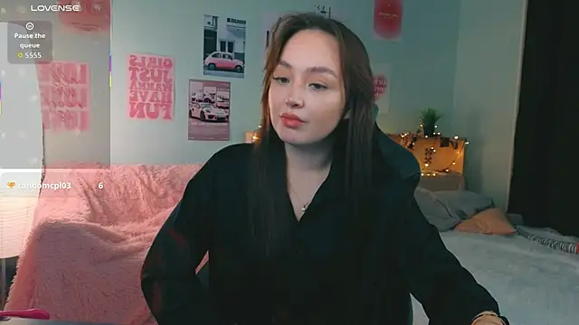 Snapshot of fallin_lovee chatting on January 6, 7:40 pm fallin lovee online show from January 6, 7:40 pm