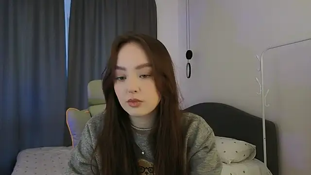 fallin lovee online show from April 8, 1:34 pm