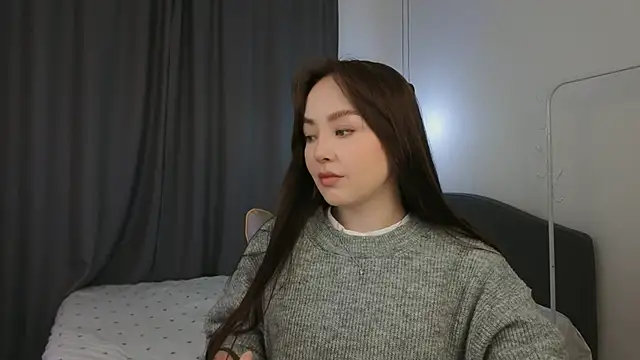 fallin lovee online show from April 19, 1:45 pm