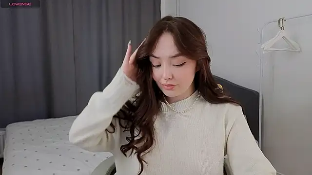 fallin lovee online show from March 6, 1:28 pm