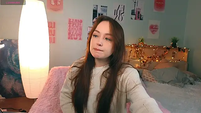 Snapshot of fallin_lovee chatting on January 15, 3:21 am fallin lovee online show from January 15, 3:21 am