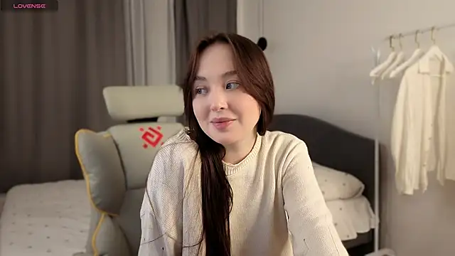 Snapshot of fallin_lovee chatting on February 20, 8:00 pm fallin lovee online show from February 20, 8:00 pm