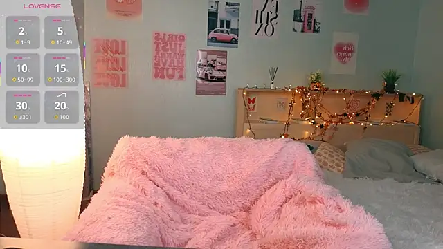 Snapshot of fallin_lovee chatting on January 16, 4:49 am fallin lovee online show from January 16, 4:49 am