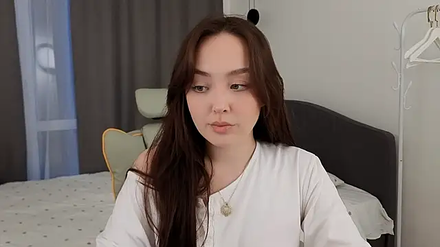 fallin lovee online show from March 10, 1:15 pm