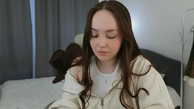 fallin lovee online show from March 28, 1:34 pm