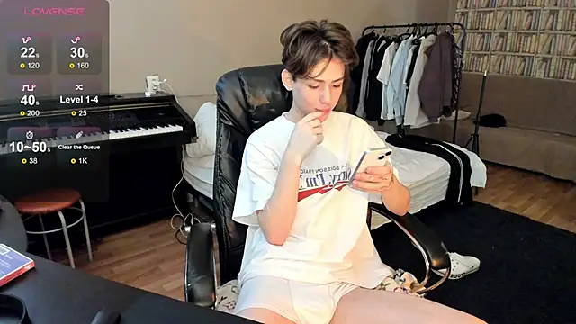 Snapshot of winsdor chatting on February 21, 10:06 am winsdor online show from February 21, 10:06 am