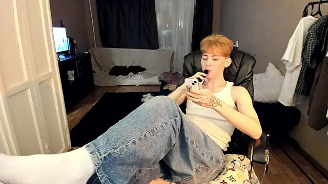 Snapshot of winsdor chatting on March 3, 8:16 pm winsdor online show from March 3, 8:16 pm