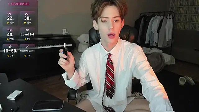 Snapshot of winsdor chatting on February 12, 1:00 pm winsdor online show from February 12, 1:00 pm