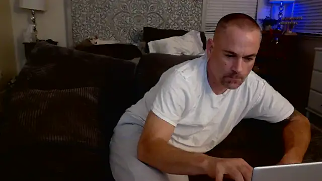 MISTERANDDEMI online show from March 4, 8:33 am