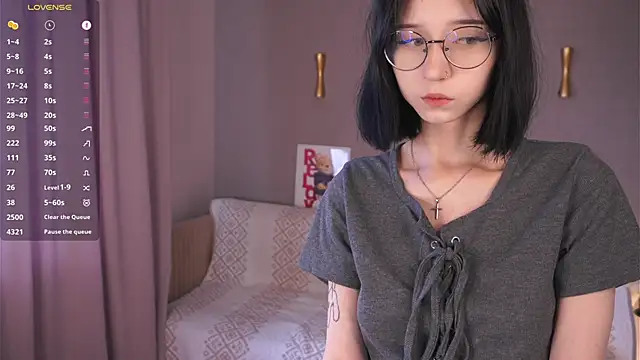 DeliaLoma online show from April 10, 6:42 am