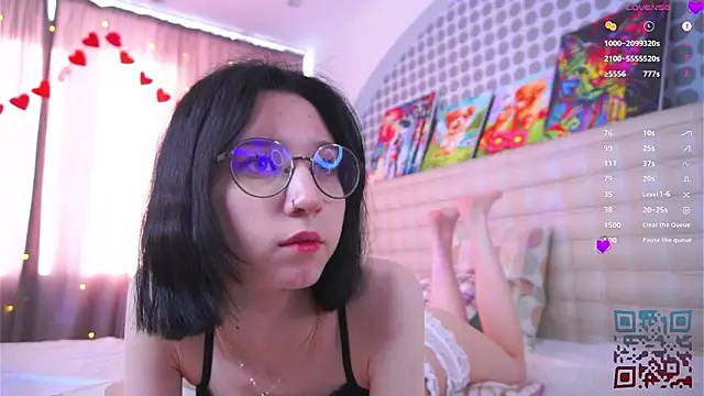 Snapshot of DeliaLoma chatting on February 18, 6:11 am DeliaLoma online show from February 18, 6:11 am