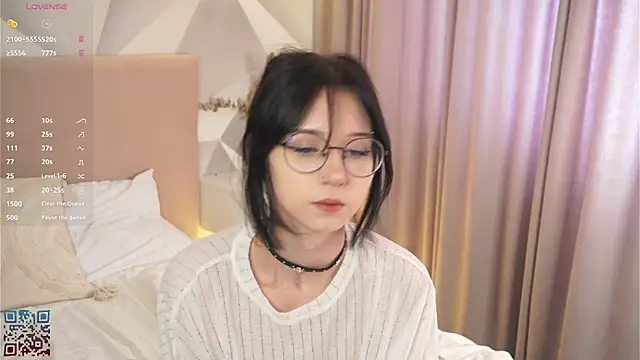 DeliaLoma online show from March 31, 6:26 am