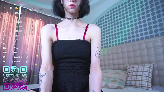 Snapshot of DeliaLoma chatting on February 3, 5:49 am DeliaLoma online show from February 3, 5:49 am