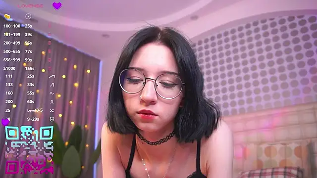 Snapshot of DeliaLoma chatting on February 8, 6:00 am DeliaLoma online show from February 8, 6:00 am