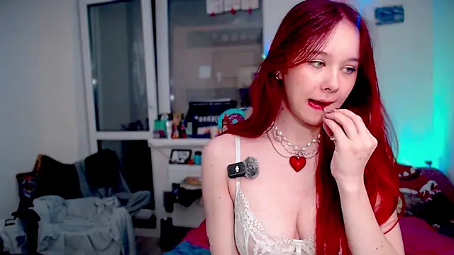 Snapshot of MaryJane_x_Peter chatting on December 18, 3:38 pm MaryJane x Peter online show from December 18, 3:38 pm