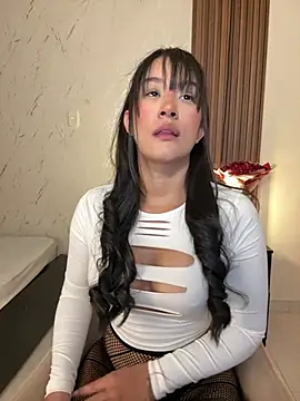 Alannadumont  online show from April 3, 7:42 pm