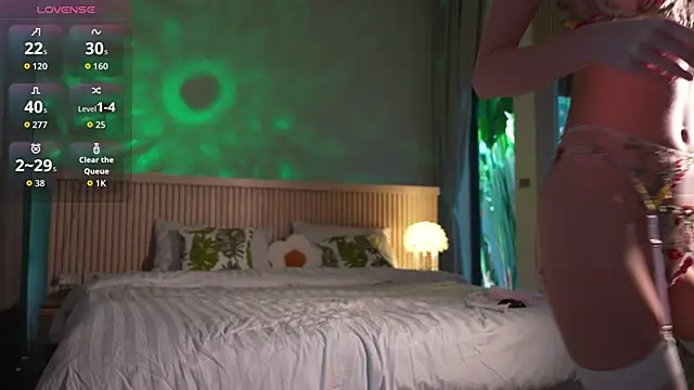 YourNaughtyMiss online show from February 6, 3:35 am