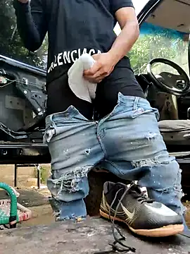 Snapshot of PIGHIGHDIRTY_p0 chatting on February 16, 6:17 pm PIGHIGHDIRTY p0 online show from February 16, 6:17 pm