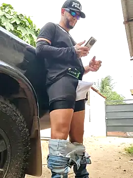 Snapshot of PIGHIGHDIRTY_p0 chatting on February 25, 6:41 pm PIGHIGHDIRTY p0 online show from February 25, 6:41 pm