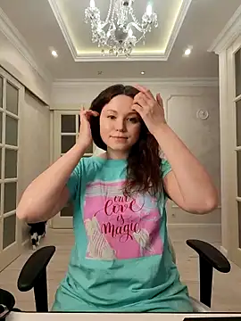 LondonMiley online show from December 21, 8:09 pm