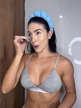 ItsTatiana online show from April 3, 12:17 am