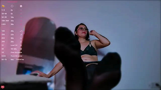 ScarlettRedsins online show from February 19, 4:20 am