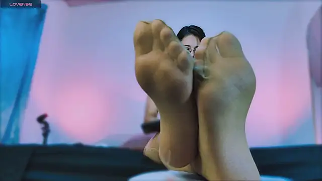 ScarlettRedsins online show from March 4, 11:23 pm